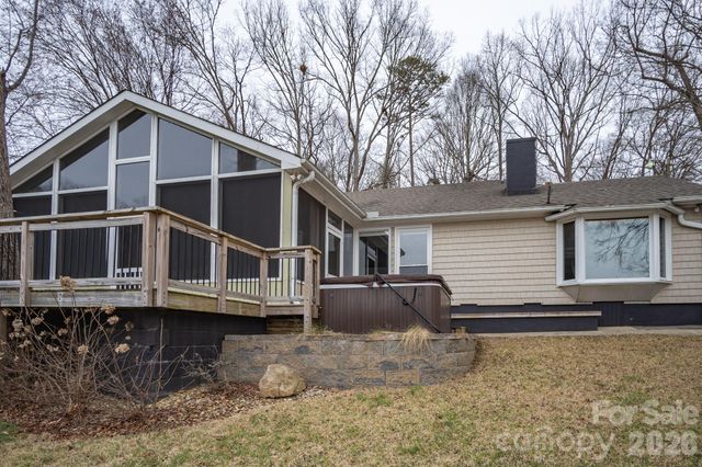 208 Island View Road, Mount Holly, NC 28120