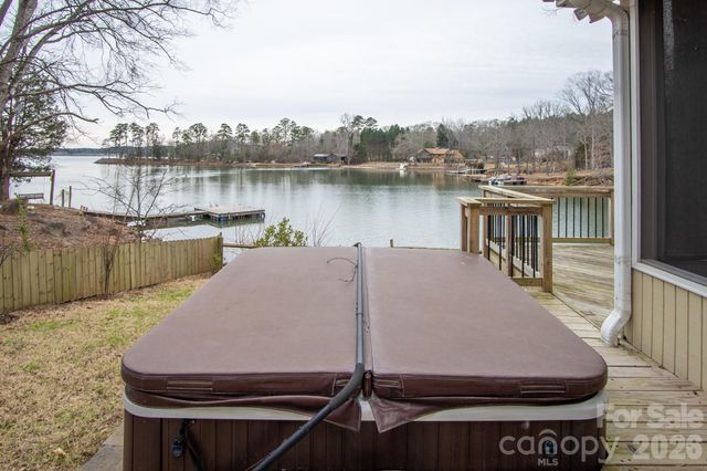 208 Island View Road, Mount Holly, NC 28120