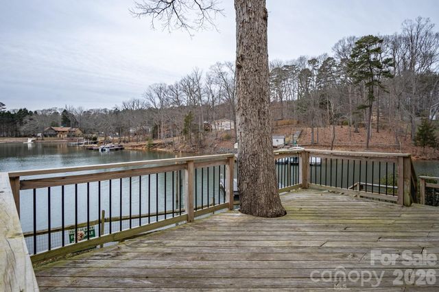 208 Island View Road, Mount Holly, NC 28120