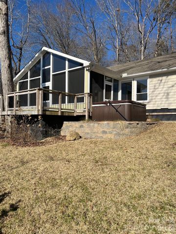 208 Island View Road, Mount Holly, NC 28120