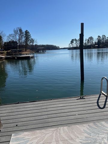 208 Island View Road, Mount Holly, NC 28120