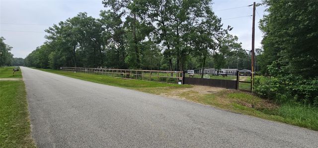 478 County Road 647, Dayton, TX 77535