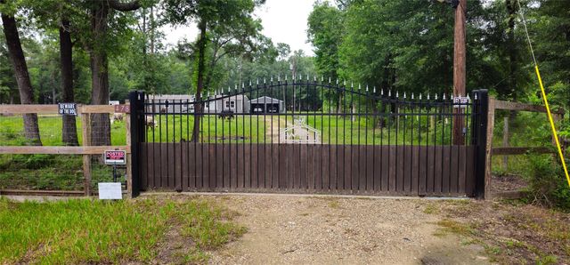 478 County Road 647, Dayton, TX 77535