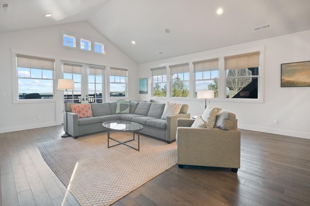 19224 Solomon Drive, Bend, OR 97702