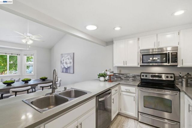 342 Lone Oak Dr, Pleasanton, CA 94566