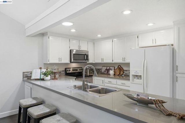 342 Lone Oak Dr, Pleasanton, CA 94566