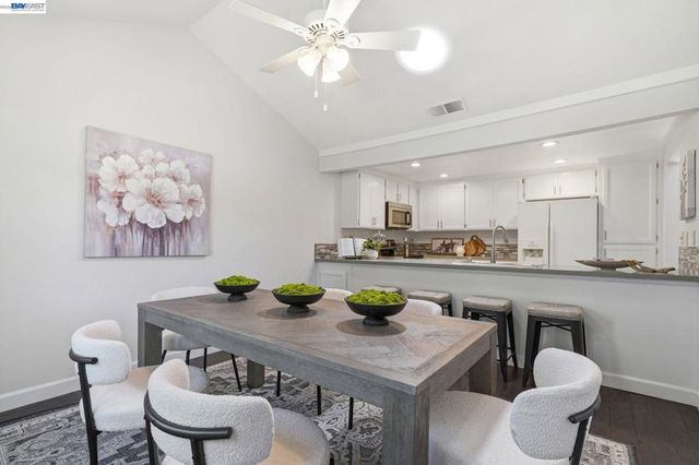 342 Lone Oak Dr, Pleasanton, CA 94566
