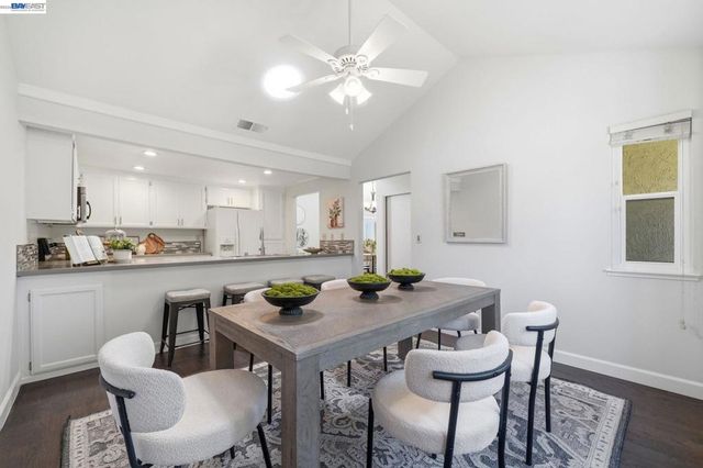 342 Lone Oak Dr, Pleasanton, CA 94566