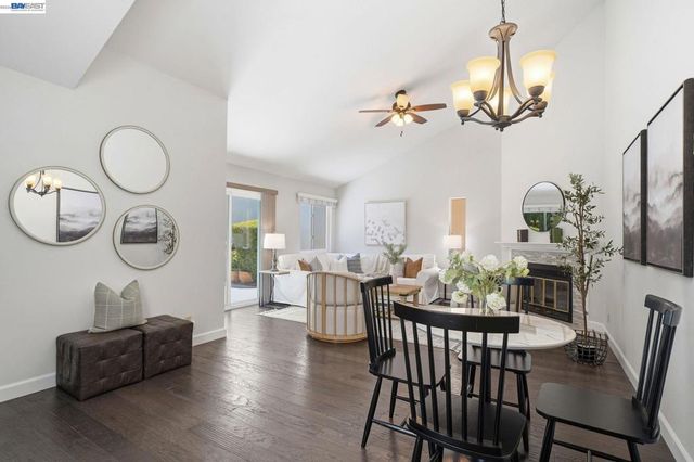 342 Lone Oak Dr, Pleasanton, CA 94566
