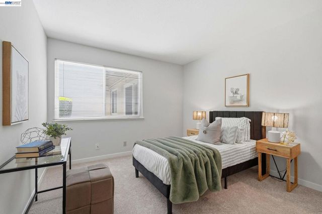 342 Lone Oak Dr, Pleasanton, CA 94566