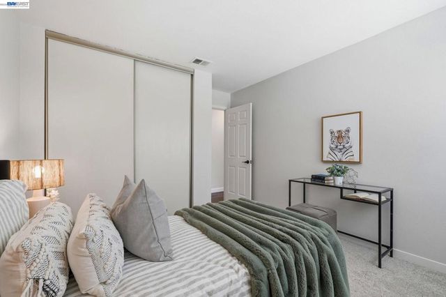 342 Lone Oak Dr, Pleasanton, CA 94566