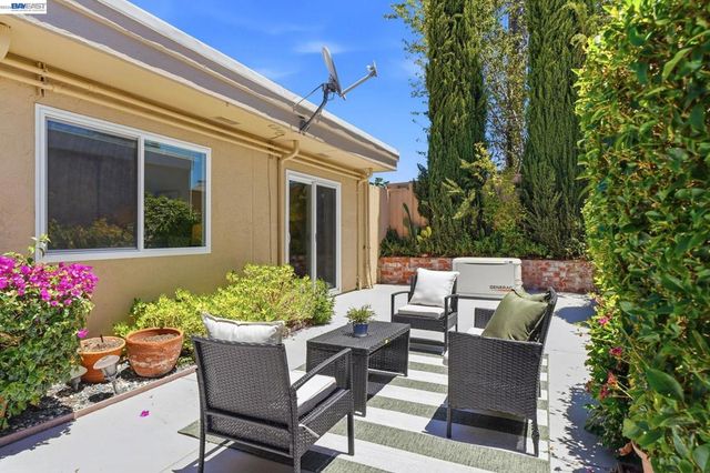 342 Lone Oak Dr, Pleasanton, CA 94566