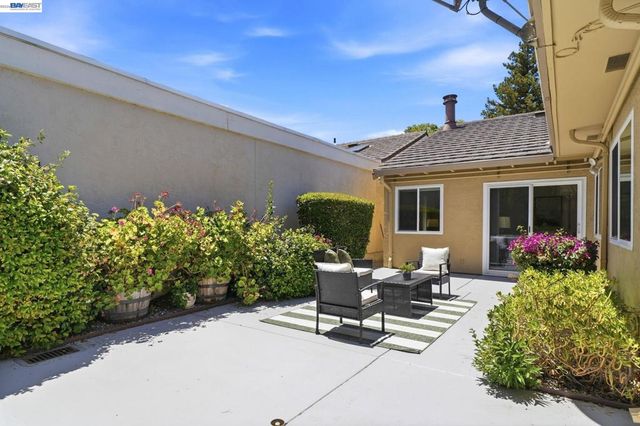 342 Lone Oak Dr, Pleasanton, CA 94566