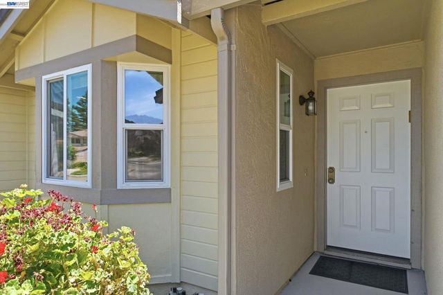 342 Lone Oak Dr, Pleasanton, CA 94566