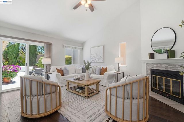 342 Lone Oak Dr, Pleasanton, CA 94566