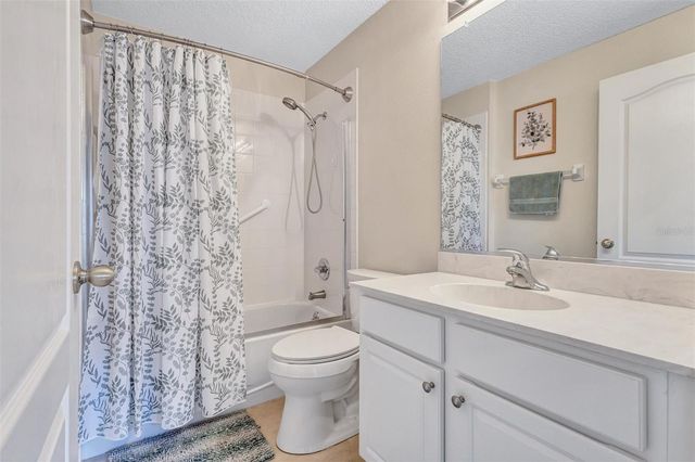 2215 WORTHINGTON GREENS DRIVE 20, Sun City Center, FL 33573