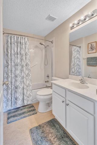 2215 WORTHINGTON GREENS DRIVE 20, Sun City Center, FL 33573