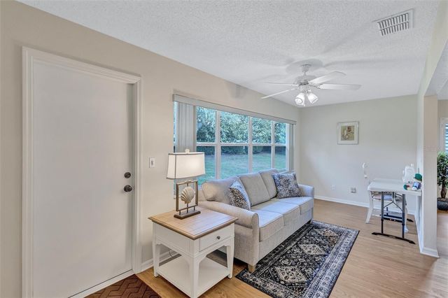 2215 WORTHINGTON GREENS DRIVE 20, Sun City Center, FL 33573