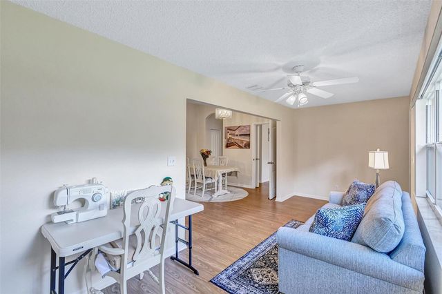 2215 WORTHINGTON GREENS DRIVE 20, Sun City Center, FL 33573