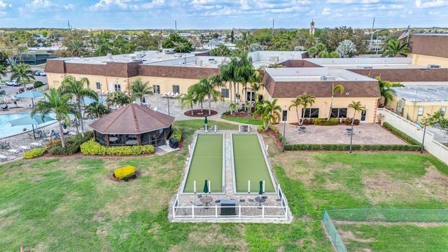 2215 WORTHINGTON GREENS DRIVE 20, Sun City Center, FL 33573