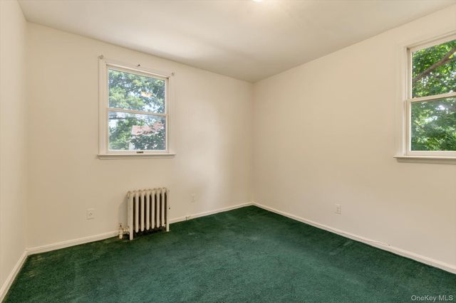 82-11 262nd Street, Floral Park, NY 11004