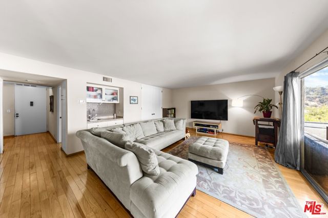 190 Arroyo Terrace 305, Pasadena, CA 91103