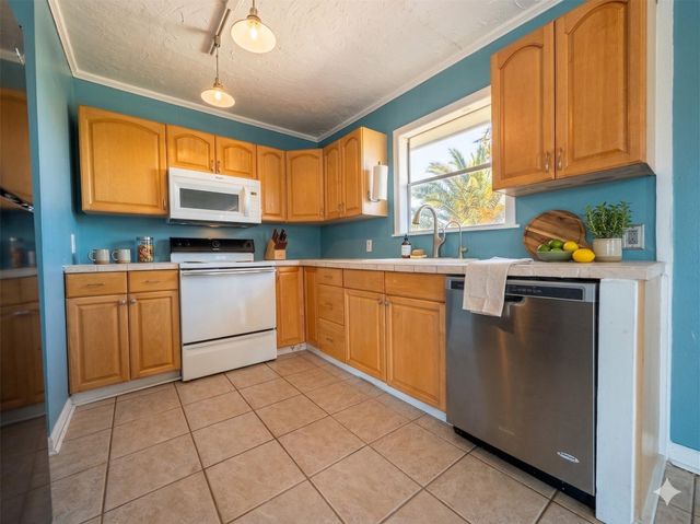 16622 Nassau Way, Jamaica Beach, TX 77554