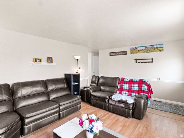 1125 W 700 N, Clearfield, UT 84015