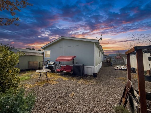 2552 Thorn Oak Drive SPC 28, Medford, OR 97501