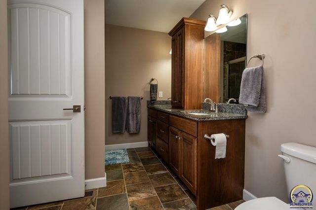 3334 SW 43rd St, Topeka, KS 66610