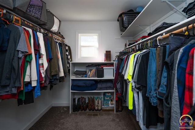 3334 SW 43rd St, Topeka, KS 66610