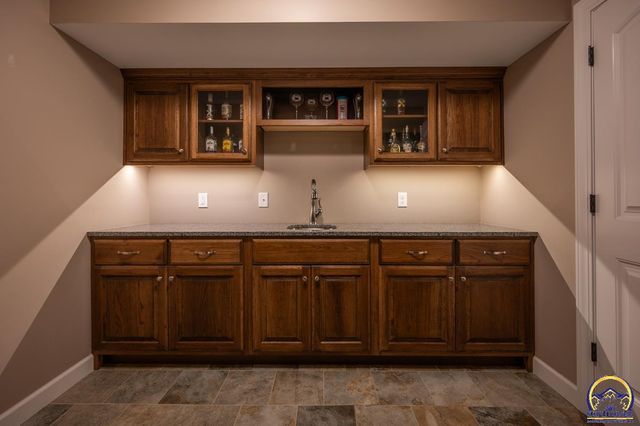 3334 SW 43rd St, Topeka, KS 66610