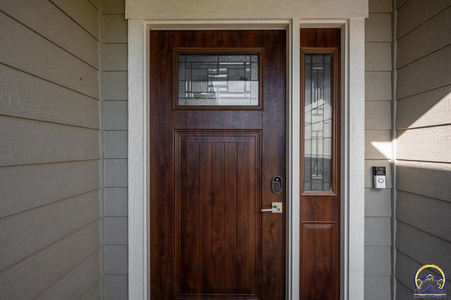 3334 SW 43rd St, Topeka, KS 66610