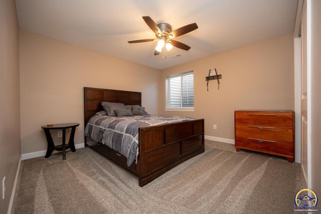 3334 SW 43rd St, Topeka, KS 66610