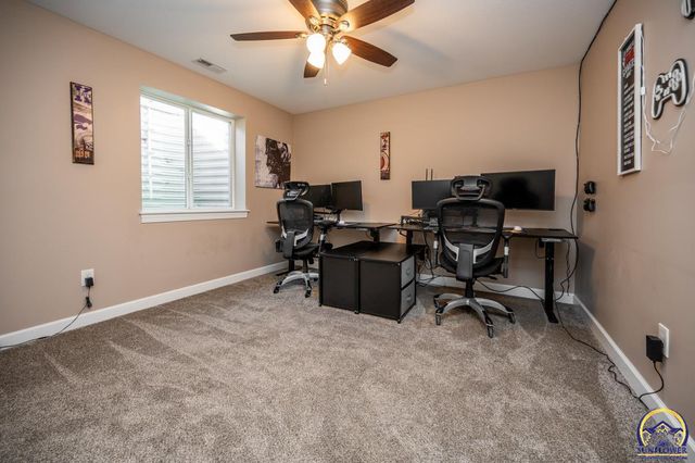 3334 SW 43rd St, Topeka, KS 66610