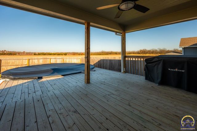 3334 SW 43rd St, Topeka, KS 66610