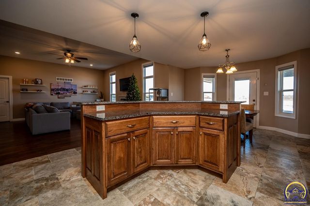 3334 SW 43rd St, Topeka, KS 66610