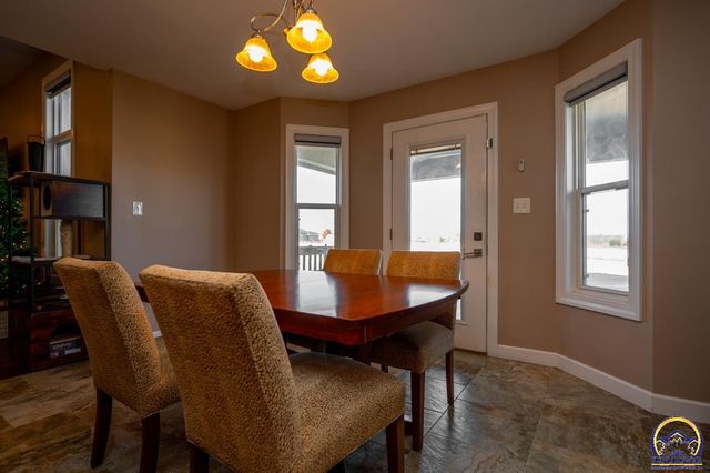 3334 SW 43rd St, Topeka, KS 66610