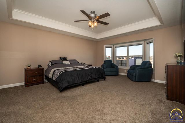 3334 SW 43rd St, Topeka, KS 66610