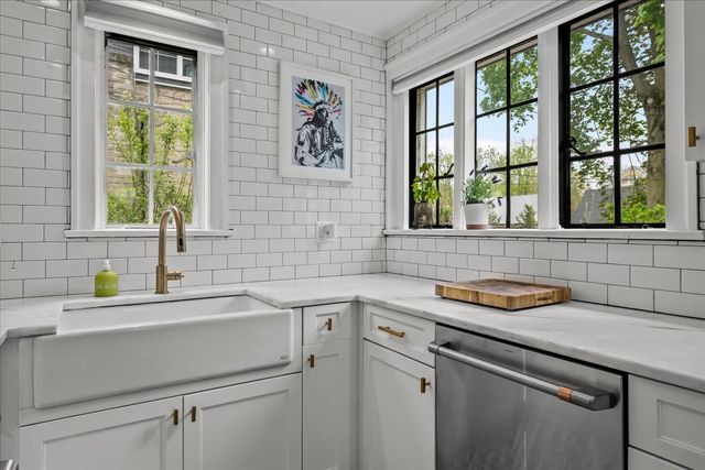 1208 Oak Street, Winnetka, IL 60093