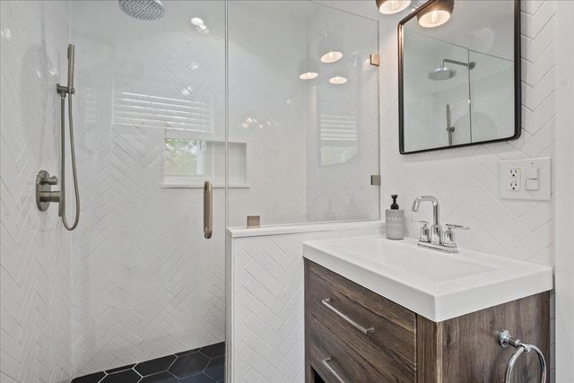 1208 Oak Street, Winnetka, IL 60093
