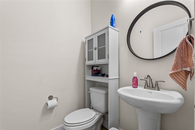 827 Crystal Oak Lane, Arlington, TX 76005