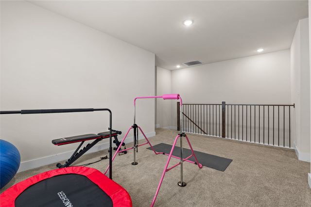 827 Crystal Oak Lane, Arlington, TX 76005