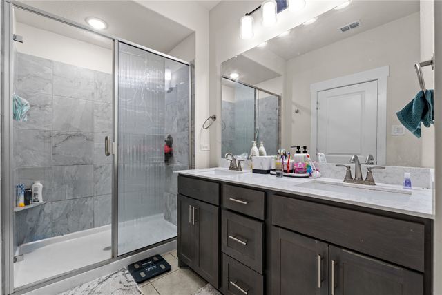 827 Crystal Oak Lane, Arlington, TX 76005