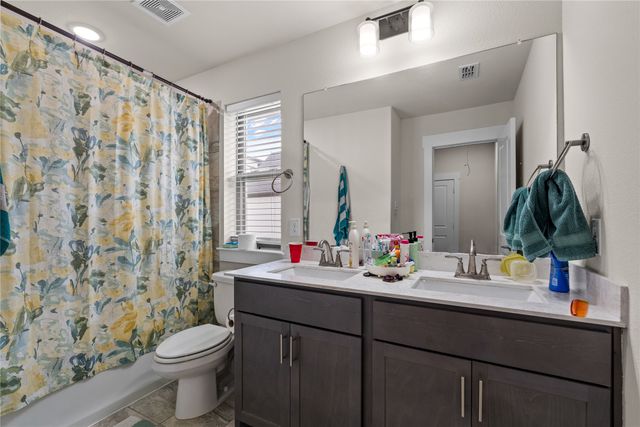 827 Crystal Oak Lane, Arlington, TX 76005