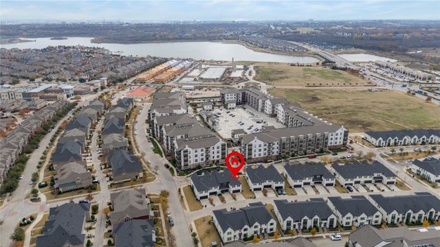 827 Crystal Oak Lane, Arlington, TX 76005