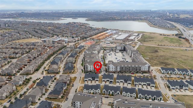 827 Crystal Oak Lane, Arlington, TX 76005