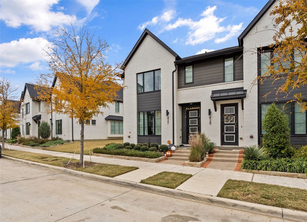827 Crystal Oak Lane, Arlington, TX 76005