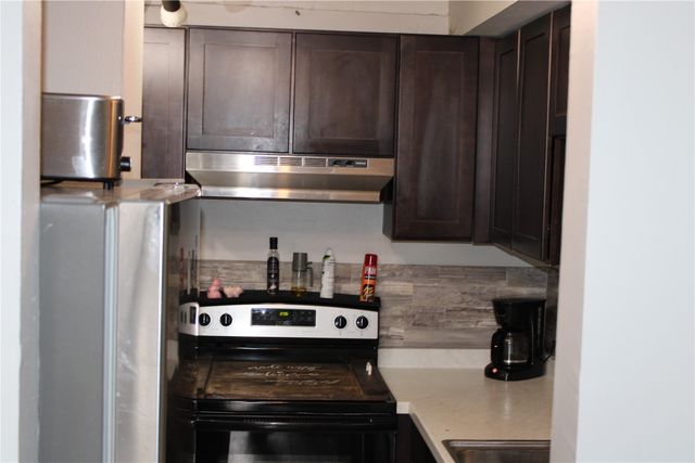 51 SW 29th Ave Dr, Cedar Rapids, IA 52404