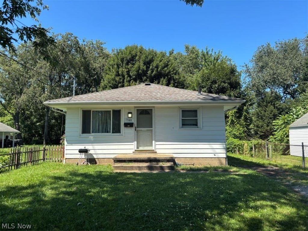 1569 Merrill Avenue, Akron, OH 44306